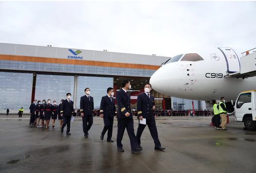 国产新翼启航 中国东航接收全球首架C919，开启国产大飞机商业运营新篇章